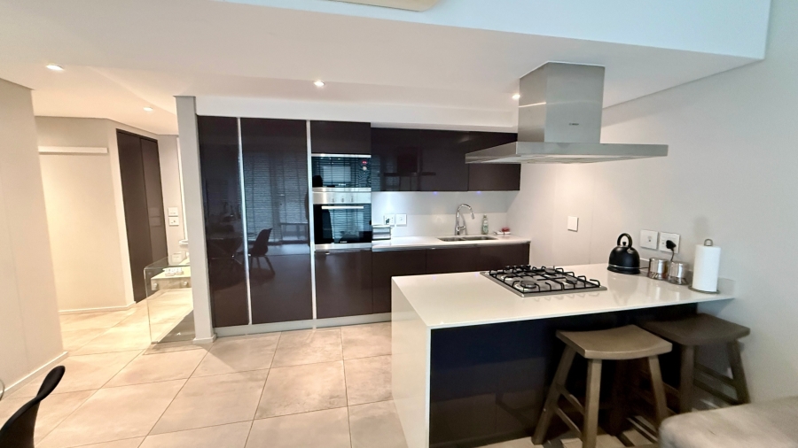 To Let 1 Bedroom Property for Rent in Green Point Western Cape